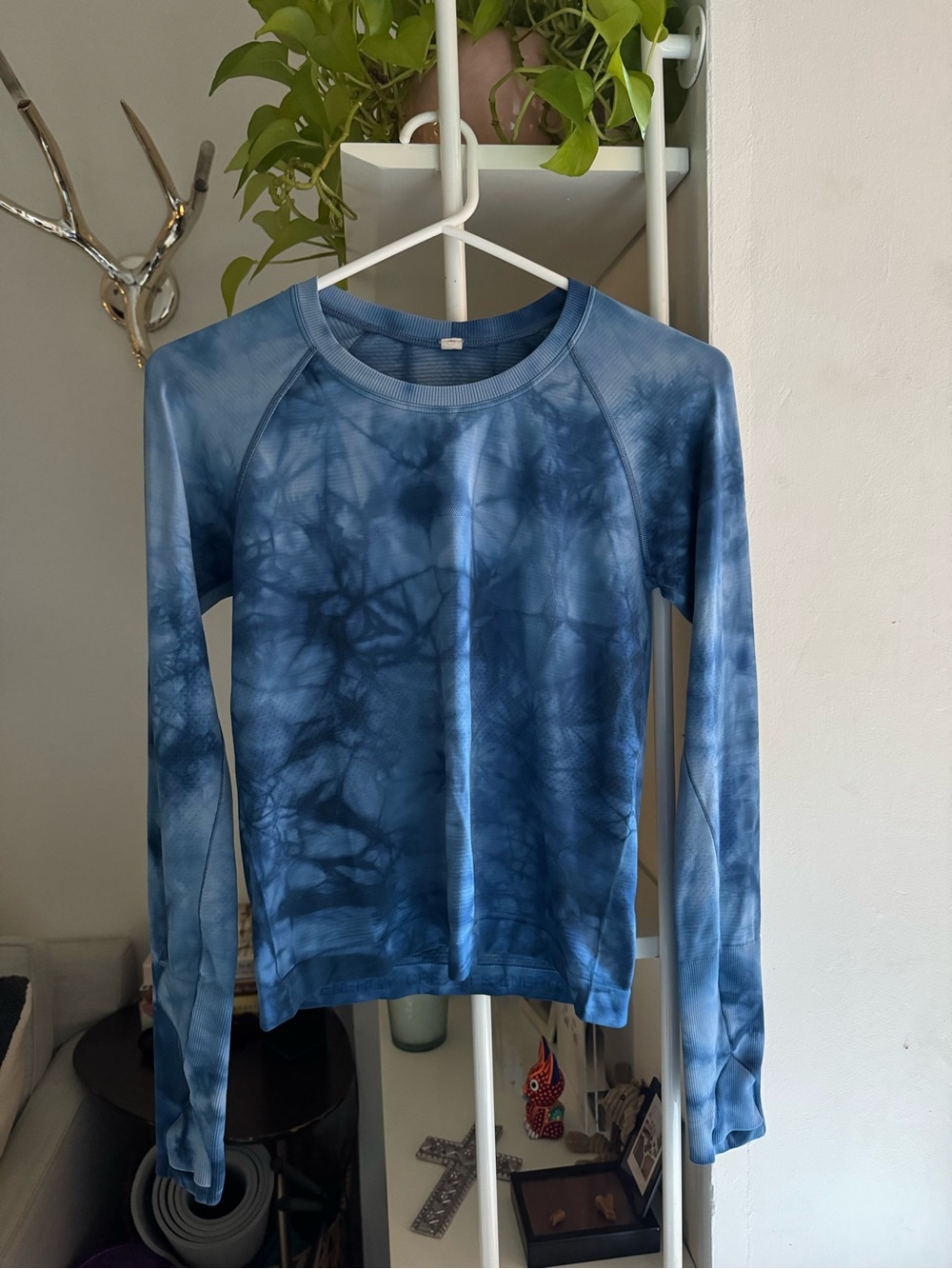 Lululemon Swiftly Tech Long-Sleeve
2.0 Race Marble Dye
Commander SZ 6